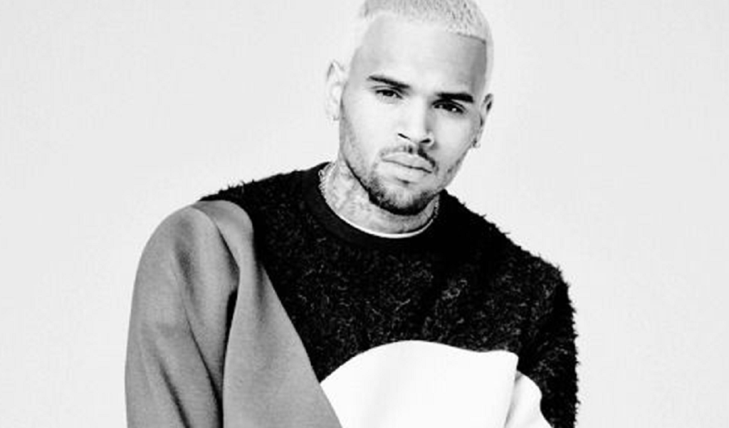 chris-brown-reage-aqueles-que-“ainda-o-odeiam”-por-conta-do-episodio-com-rihanna,-confira