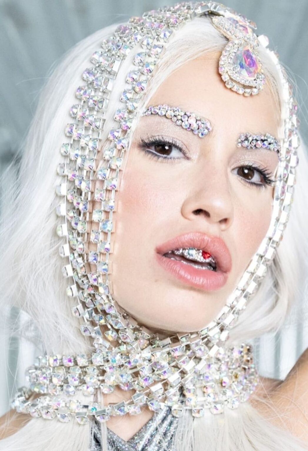 Letra de Cómprame Un Brishito, novo single da Lali letra-de-comprame-un-brishito,-novo-single-da-lali