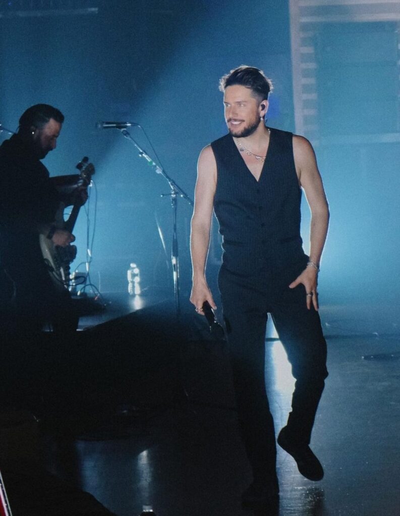 Manuel Carrasco renova carreira com a tour Corazón y Flecha manuel-carrasco-renova-carreira-com-a-tour-corazon-y-flecha