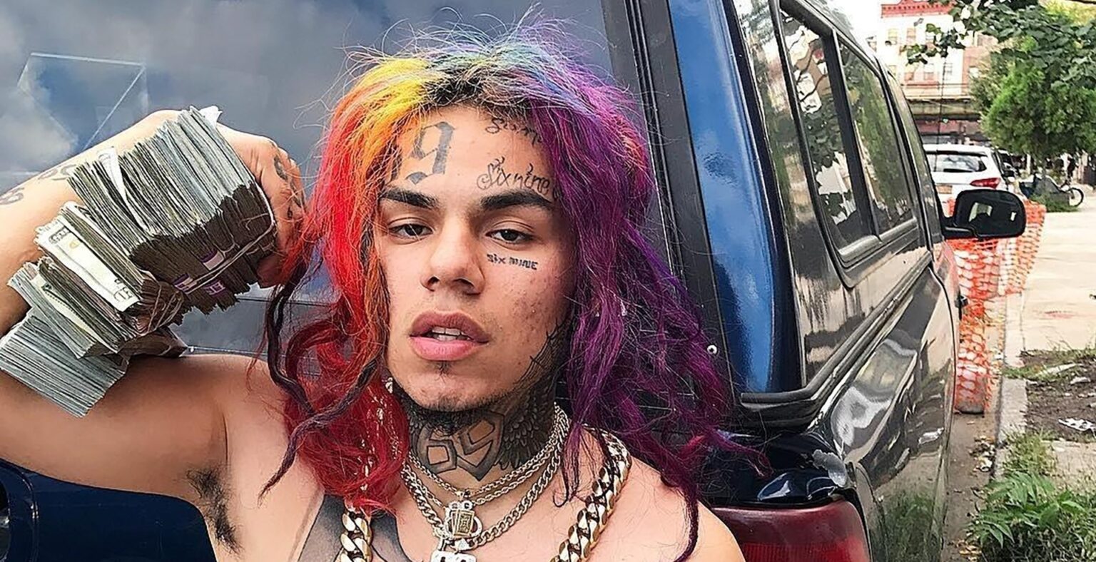 Rapper Tekashi 6IX9INE sofre emboscada e é espancado em academia nos EUA rapper-tekashi-6ix9ine-sofre-emboscada-e-e-espancado-em-academia-nos-eua