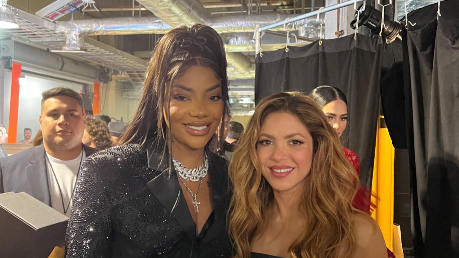 Ludmilla e Shakira se encontram no Billboard Mujeres En La Música ludmilla-e-shakira-se-encontram-no-billboard-mujeres-en-la-musica