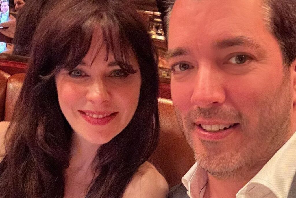 Zooey Deschanel e Jonathan Scott anunciam que estão noivos zooey-deschanel-e-jonathan-scott-anunciam-que-estao-noivos