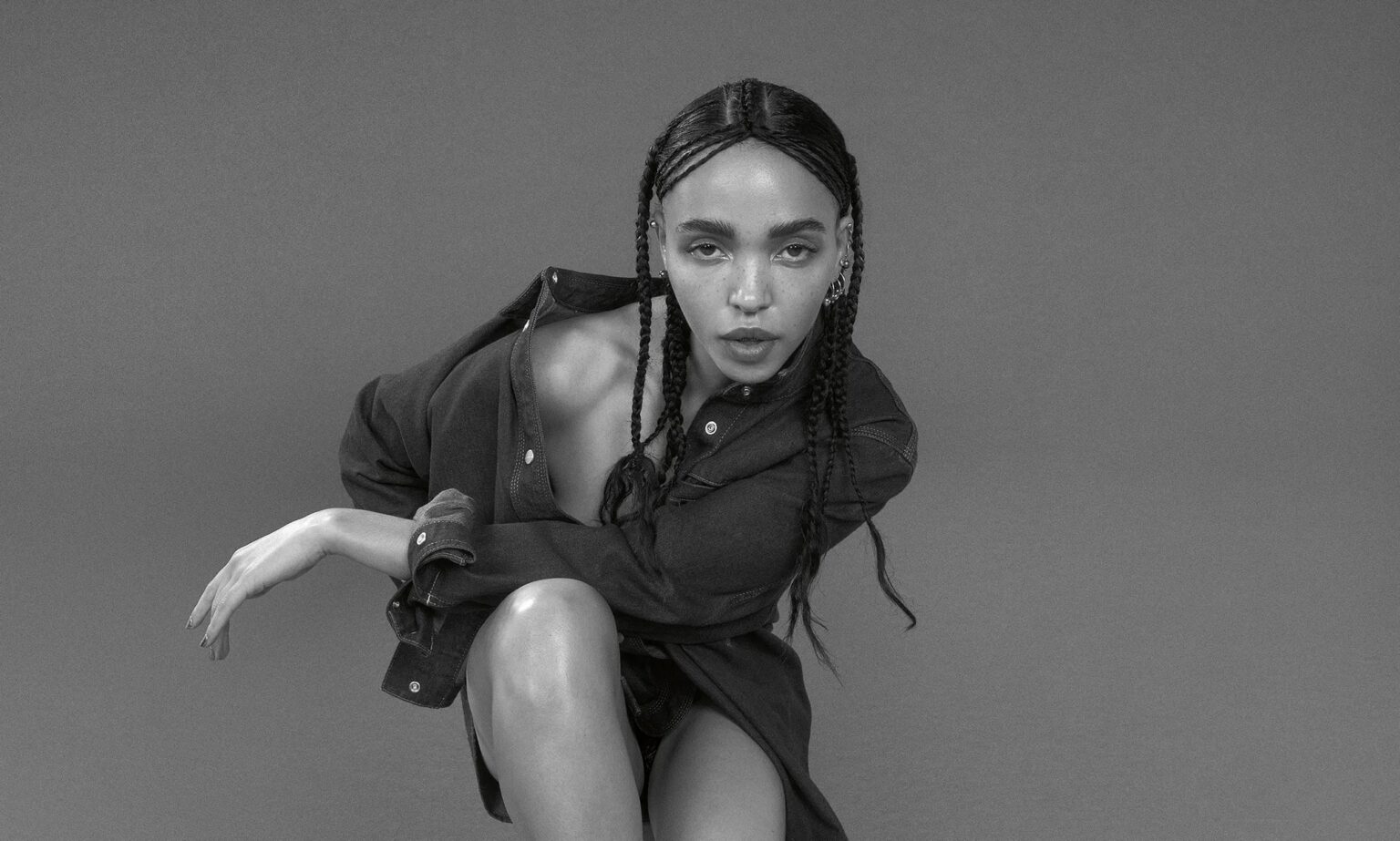 FKA Twigs bota a boca no trombone após anúncio em que participava ser banido no Reino Unido fka-twigs-bota-a-boca-no-trombone-apos-anuncio-em-que-participava-ser-banido-no-reino-unido