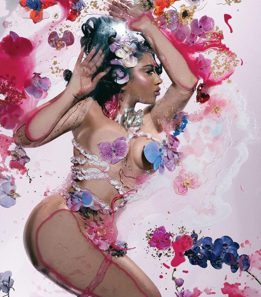 Kali Uchis anuncia gravidez e estreia o álbum Orquídeas kali-uchis-anuncia-gravidez-e-estreia-o-album-orquideas