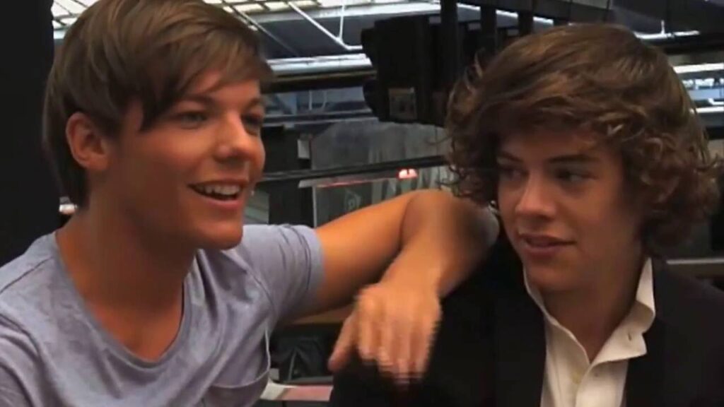 Louis Tomlinson fala sobre fanfic de romance com Harry Styles: “Irrita um pouco” louis-tomlinson-fala-sobre-fanfic-de-romance-com-harry-styles:-“irrita-um-pouco”