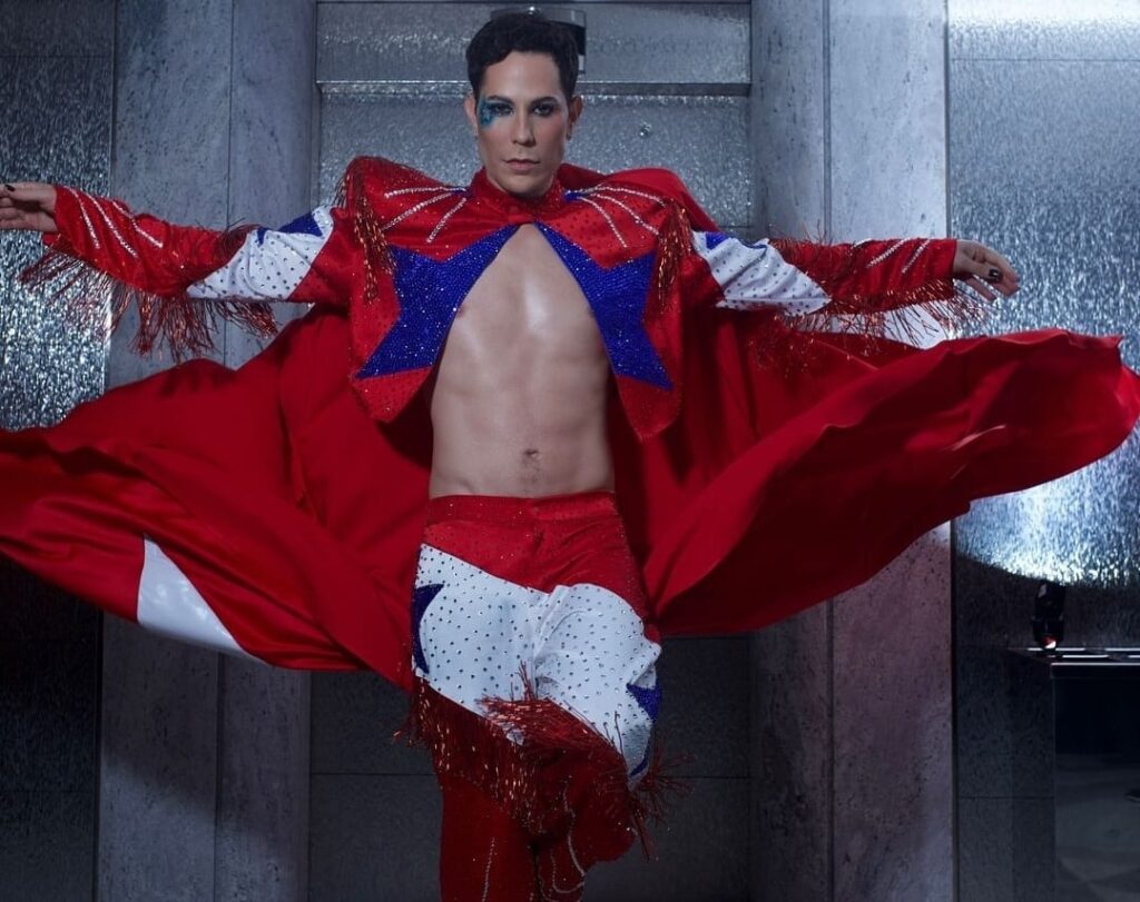 Christian Chávez vira o jogo e protagoniza nova fase do RBD christian-chavez-vira-o-jogo-e-protagoniza-nova-fase-do-rbd