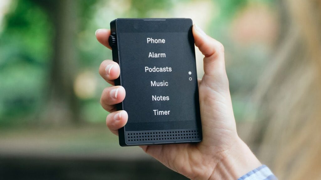 Light Phone 3 ganha tela OLED e câmeras para ser menos minimalista light-phone-3-ganha-tela-oled-e-cameras-para-ser-menos-minimalista