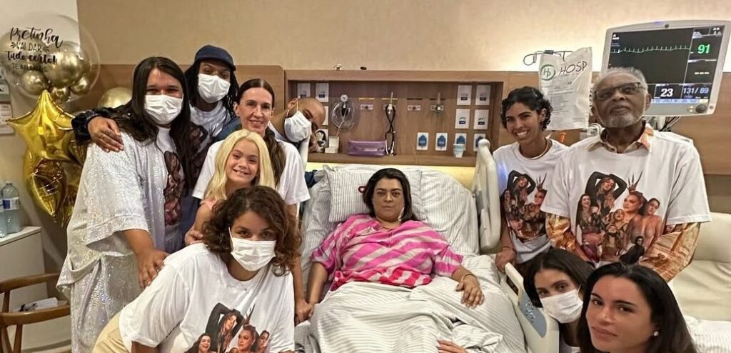 Preta Gil sai da UTI após cirurgia e recebe homenagem de Ivete Sangalo no Show da Virada preta-gil-sai-da-uti-apos-cirurgia-e-recebe-homenagem-de-ivete-sangalo-no-show-da-virada