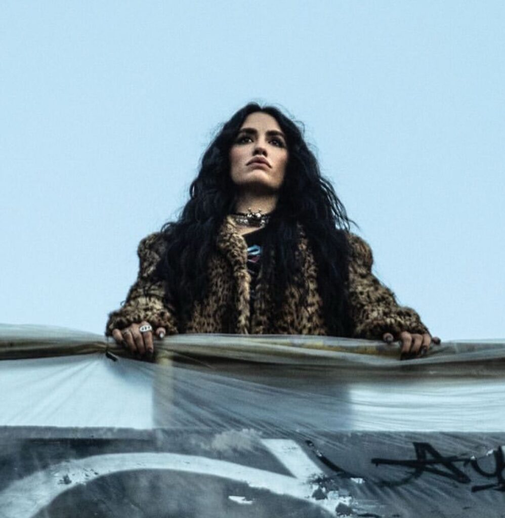 Lali lança No Vayas A Atender Cuando El Demonio Llama, um grito de resistência e liberdade lali-lanca-no-vayas-a-atender-cuando-el-demonio-llama,-um-grito-de-resistencia-e-liberdade
