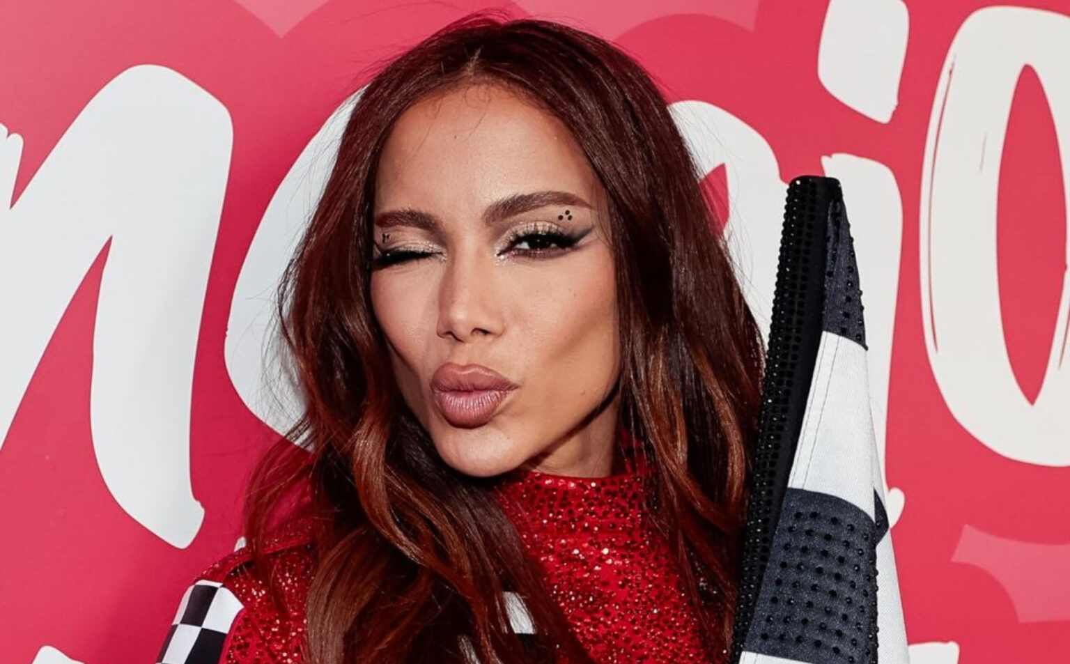 Anitta alivia fãs após suposta cirurgia plástica malsucedida: “Estou superbem, zerada” anitta-alivia-fas-apos-suposta-cirurgia-plastica-malsucedida:-“estou-superbem,-zerada”