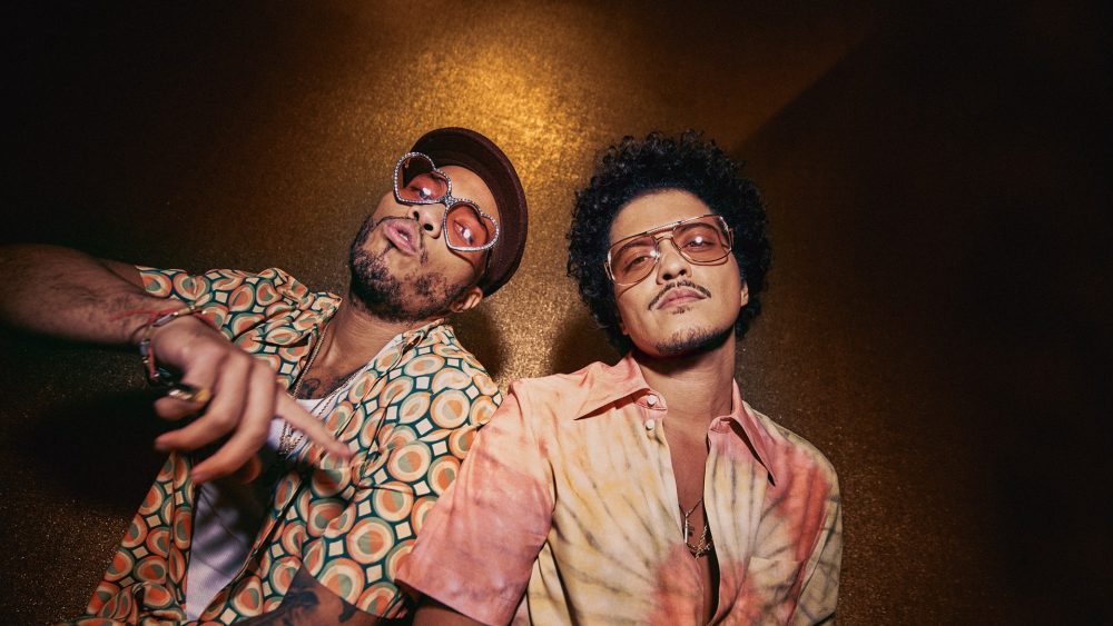 bruno-mars-e-anderson.paak-criam-o-projeto-silk-sonic-e-divulgam-primeira-faixa-de-album-colaborativo